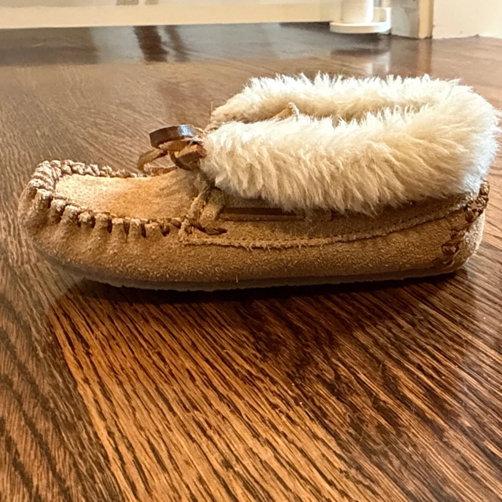Minnetonka Tan Suede Moccasins with Cream Lining